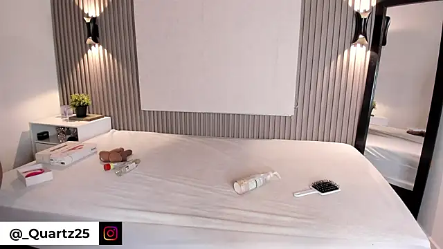 Snapshot of Zafiiraa chatting on October 6, 2025, 11:55 am Zafiiraa online show from October 6, 2025, 11:55 am