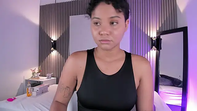 Snapshot of Zafiiraa chatting on February 21, 2026, 11:45 am Zafiiraa online show from February 21, 2026, 11:45 am