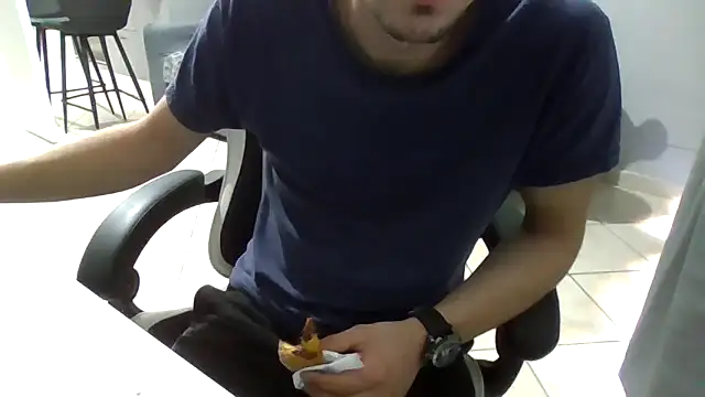 Snapshot of simoninside25 chatting on September 27, 2025, 9:48 am simoninside25 online show from September 27, 2025, 9:48 am