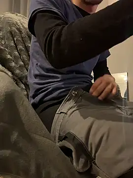 Snapshot of simoninside25 chatting on December 2, 2025, 4:52 pm simoninside25 online show from December 2, 2025, 4:52 pm