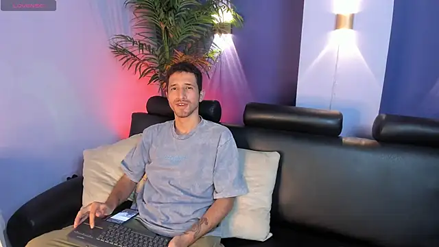 sam bisex online show from April 12, 2026, 3:54 am