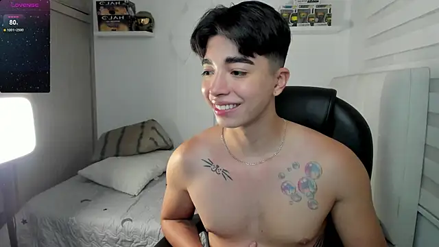 Snapshot of santy7v7 chatting on November 13, 2025, 3:05 pm santy7v7 online show from November 13, 2025, 3:05 pm