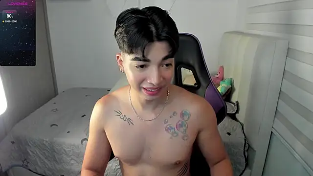 Snapshot of santy7v7 chatting on November 11, 2025, 1:39 pm santy7v7 online show from November 11, 2025, 1:39 pm