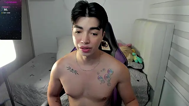 Snapshot of santy7v7 chatting on November 8, 2025, 1:36 pm santy7v7 online show from November 8, 2025, 1:36 pm