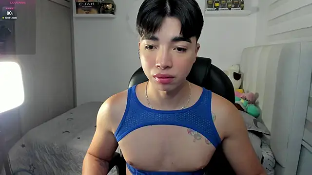 Snapshot of santy7v7 chatting on December 4, 2025, 1:32 pm santy7v7 online show from December 4, 2025, 1:32 pm