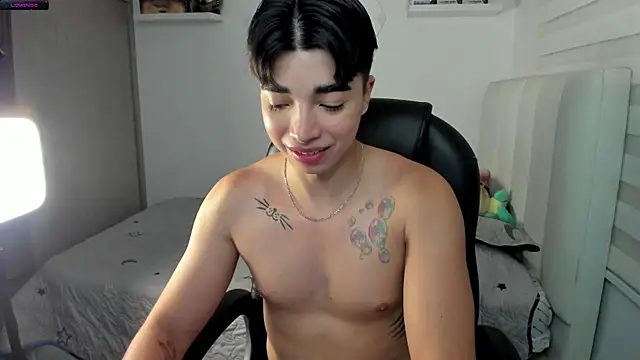 Snapshot of santy7v7 chatting on November 21, 2025, 1:21 pm santy7v7 online show from November 21, 2025, 1:21 pm