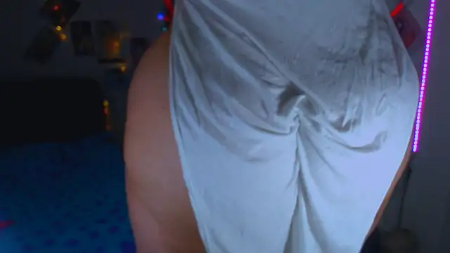 sweet vanessa 22 online show from October 2, 2025, 4:38 am