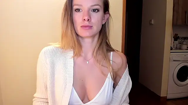 Annloveyou online show from January 6, 2026, 7:51 pm