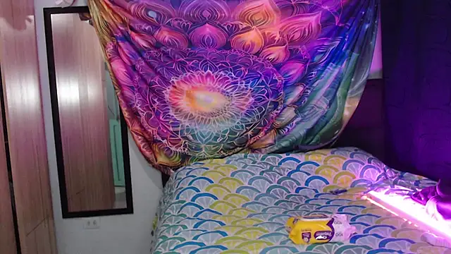 Snapshot of Alexxx_andr4 chatting on November 25, 2025, 4:57 am Alexxx andr4 online show from November 25, 2025, 4:57 am