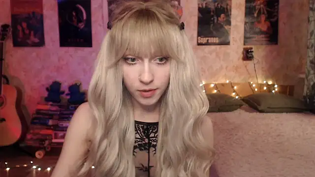 Snapshot of Friendly_Ellie chatting on January 30, 2025, 12:06 pm Friendly Ellie online show from January 30, 2025, 12:06 pm