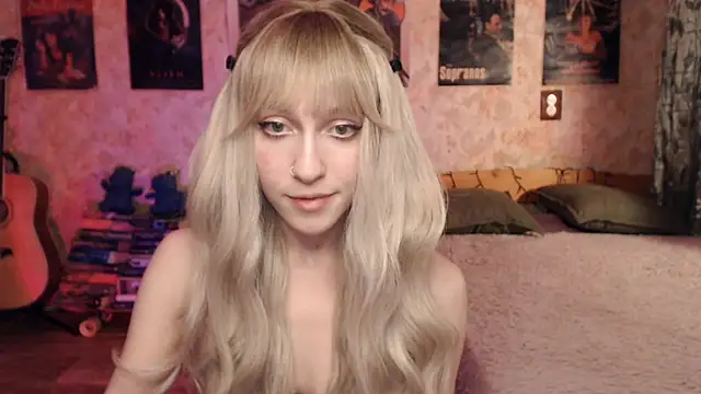 Snapshot of Friendly_Ellie chatting on February 5, 2025, 12:17 pm Friendly Ellie online show from February 5, 2025, 12:17 pm