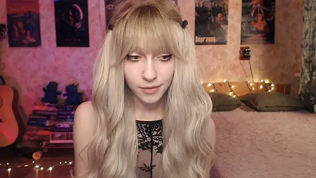 Snapshot of Friendly_Ellie chatting on January 27, 2025, 11:11 pm Friendly Ellie online show from January 27, 2025, 11:11 pm
