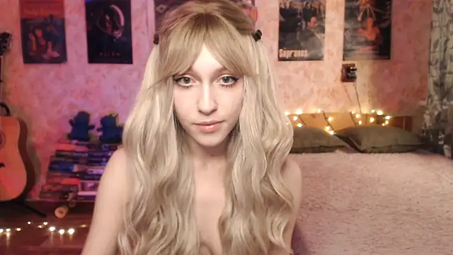 Snapshot of Friendly_Ellie chatting on January 12, 2025, 12:07 am Friendly Ellie online show from January 12, 2025, 12:07 am