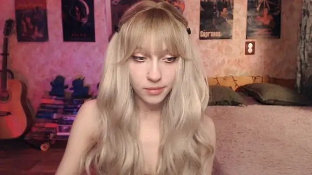Snapshot of Friendly_Ellie chatting on February 6, 2025, 11:15 pm Friendly Ellie online show from February 6, 2025, 11:15 pm