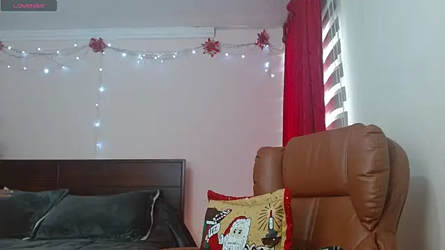 Snapshot of ISABEEL_SOFIA01 chatting on January 14, 2026, 9:07 pm ISABEEL SOFIA01 online show from January 14, 2026, 9:07 pm