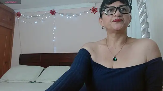 Snapshot of ISABEEL_SOFIA01 chatting on January 17, 2026, 12:20 pm ISABEEL SOFIA01 online show from January 17, 2026, 12:20 pm