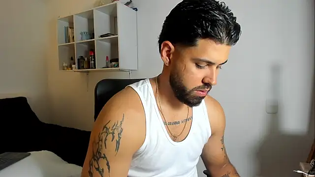 Snapshot of Justyn_Torres chatting on March 2, 2026, 12:01 pm Justyn Torres online show from March 2, 2026, 12:01 pm