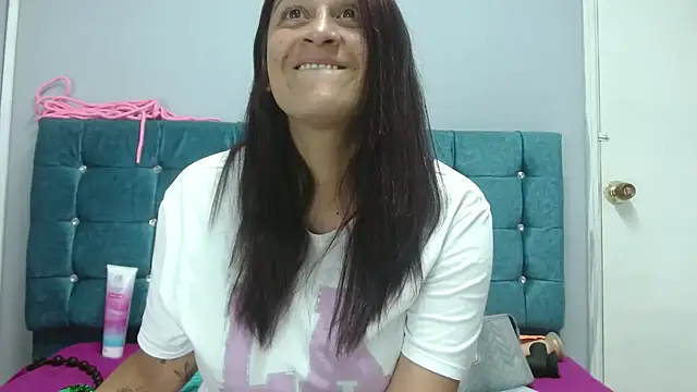 valentinaricothx online show from March 19, 2025, 6:23 pm