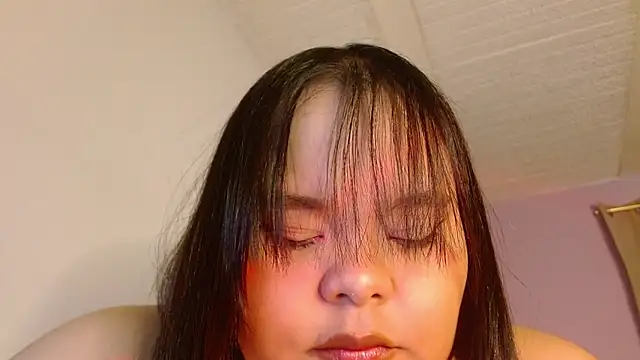 sexychubby    online show from May 8, 2026, 9:07 pm