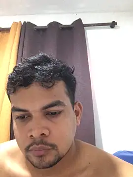 Snapshot of ElsecretodeBruno chatting on September 26, 2025, 4:14 pm ElsecretodeBruno online show from September 26, 2025, 4:14 pm