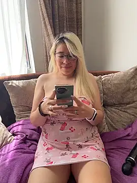 Snapshot of salomesweet13 chatting on December 19, 2025, 4:53 pm salomesweet13 online show from December 19, 2025, 4:53 pm