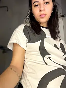 IvySanders1 online show from December 19, 2025, 9:28 pm