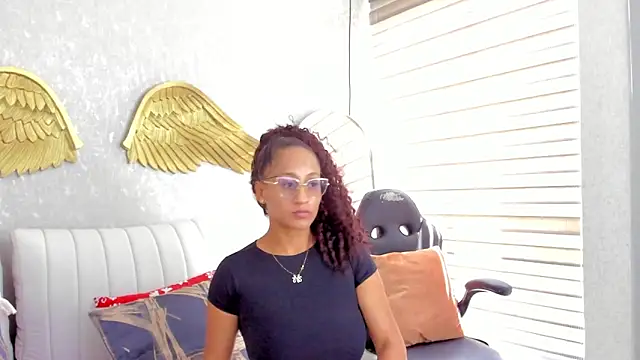 EmmaFerrary online show from March 13, 2026, 6:13 pm