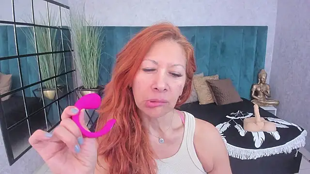 cintiagreyx online show from February 10, 2026, 11:31 am