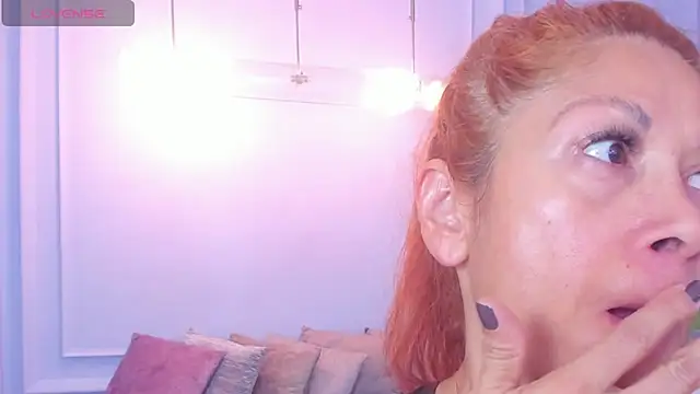 cintiagreyx online show from March 11, 2026, 11:37 am