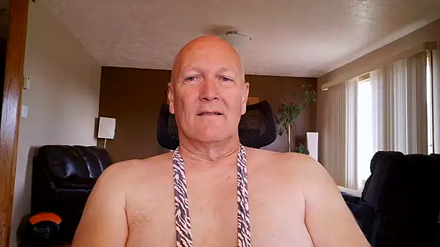 Snapshot of BasicAnt chatting on June 3, 2026, 2:33 pm BasicAnt online show from June 3, 2026, 2:33 pm