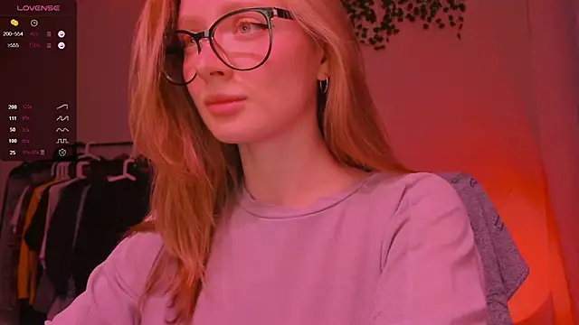 mollytuck online show from October 3, 2025, 3:57 pm