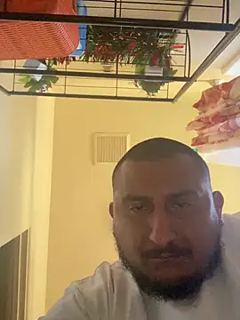 Snapshot of dro6969 chatting on December 19, 2024, 7:40 pm dro6969 online show from December 19, 2024, 7:40 pm