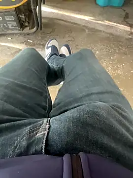 Snapshot of MAHKE12 chatting on October 23, 2025, 12:15 pm MAHKE12 online show from October 23, 2025, 12:15 pm