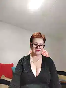 Snapshot of Fire_Night chatting on December 3, 2024, 2:33 pm Fire Night online show from December 3, 2024, 2:33 pm