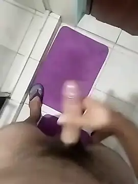 Snapshot of Emanuel45js chatting on November 3, 2025, 2:06 am Emanuel45js online show from November 3, 2025, 2:06 am