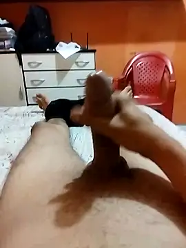 Snapshot of Emanuel45js chatting on March 1, 2025, 2:15 am Emanuel45js online show from March 1, 2025, 2:15 am