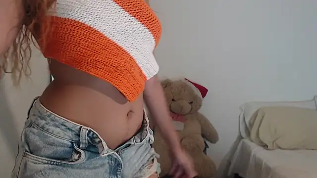 ValienteGirl  online show from March 10, 2026, 3:32 am