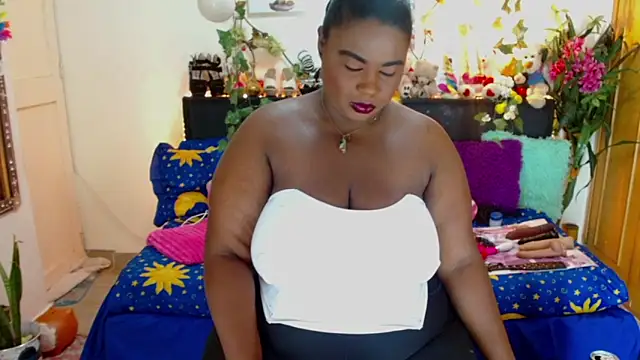 Snapshot of anai_valentinex chatting on December 17, 2024, 8:32 pm anai valentinex online show from December 17, 2024, 8:32 pm