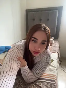 Elena222  online show from April 18, 2026, 8:09 pm