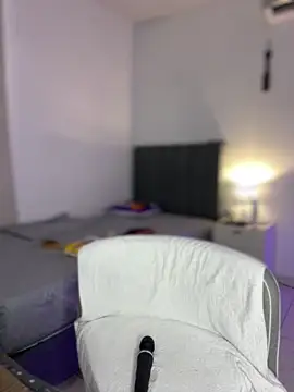 Snapshot of Little_Amber6 chatting on December 16, 2025, 9:41 pm Little Amber6 online show from December 16, 2025, 9:41 pm