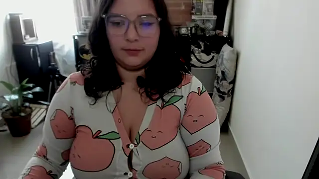 aika-dreams online show from April 4, 2026, 2:01 pm