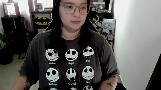 aika-dreams online show from May 28, 2026, 1:39 pm