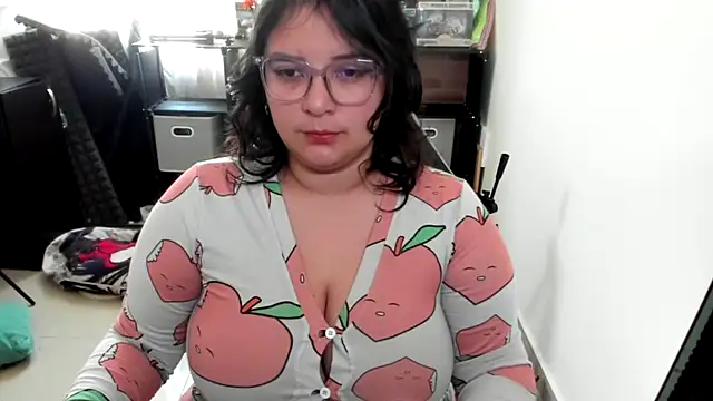 aika-dreams online show from November 18, 2025, 1:03 pm