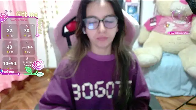 Snapshot of Maggie_Fox3 chatting on November 7, 2025, 12:48 am Maggie Fox3 online show from November 7, 2025, 12:48 am