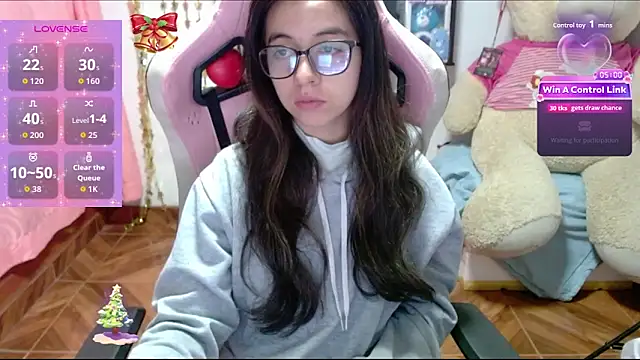 Snapshot of Maggie_Fox3 chatting on December 14, 2025, 12:50 am Maggie Fox3 online show from December 14, 2025, 12:50 am