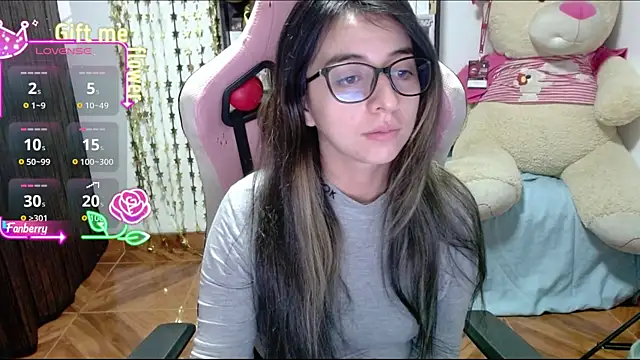 Snapshot of Maggie_Fox3 chatting on September 27, 2025, 2:50 am Maggie Fox3 online show from September 27, 2025, 2:50 am