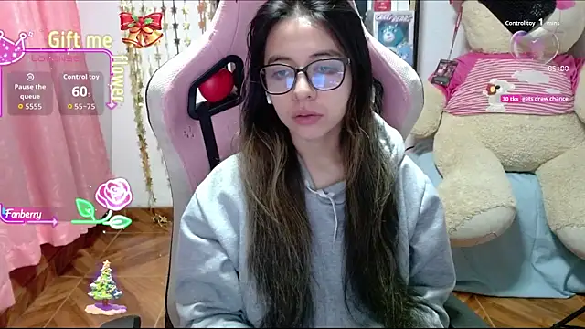 Snapshot of Maggie_Fox3 chatting on November 11, 2025, 12:16 am Maggie Fox3 online show from November 11, 2025, 12:16 am