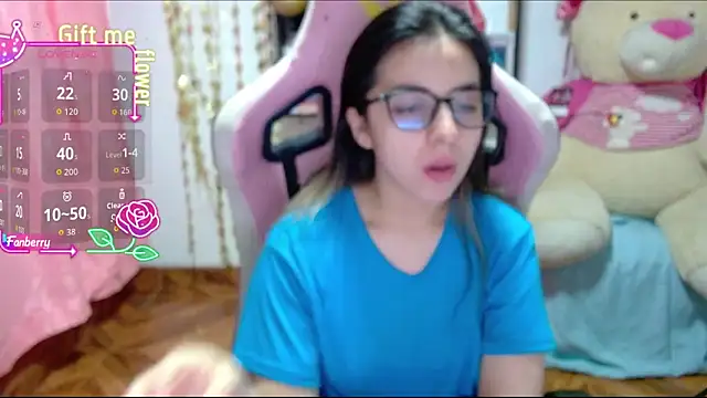 Snapshot of Maggie_Fox3 chatting on October 25, 2025, 12:54 am Maggie Fox3 online show from October 25, 2025, 12:54 am