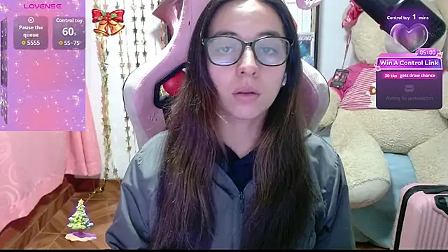 Snapshot of Maggie_Fox3 chatting on December 17, 2025, 2:27 am Maggie Fox3 online show from December 17, 2025, 2:27 am