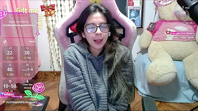 Snapshot of Maggie_Fox3 chatting on November 16, 2025, 1:10 am Maggie Fox3 online show from November 16, 2025, 1:10 am